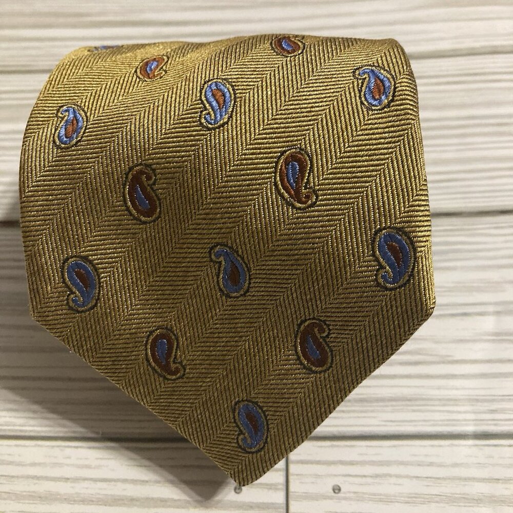 Jos. A Bank Signature Collection Silk Tie Necktie Gold Woven Paisley. Italy